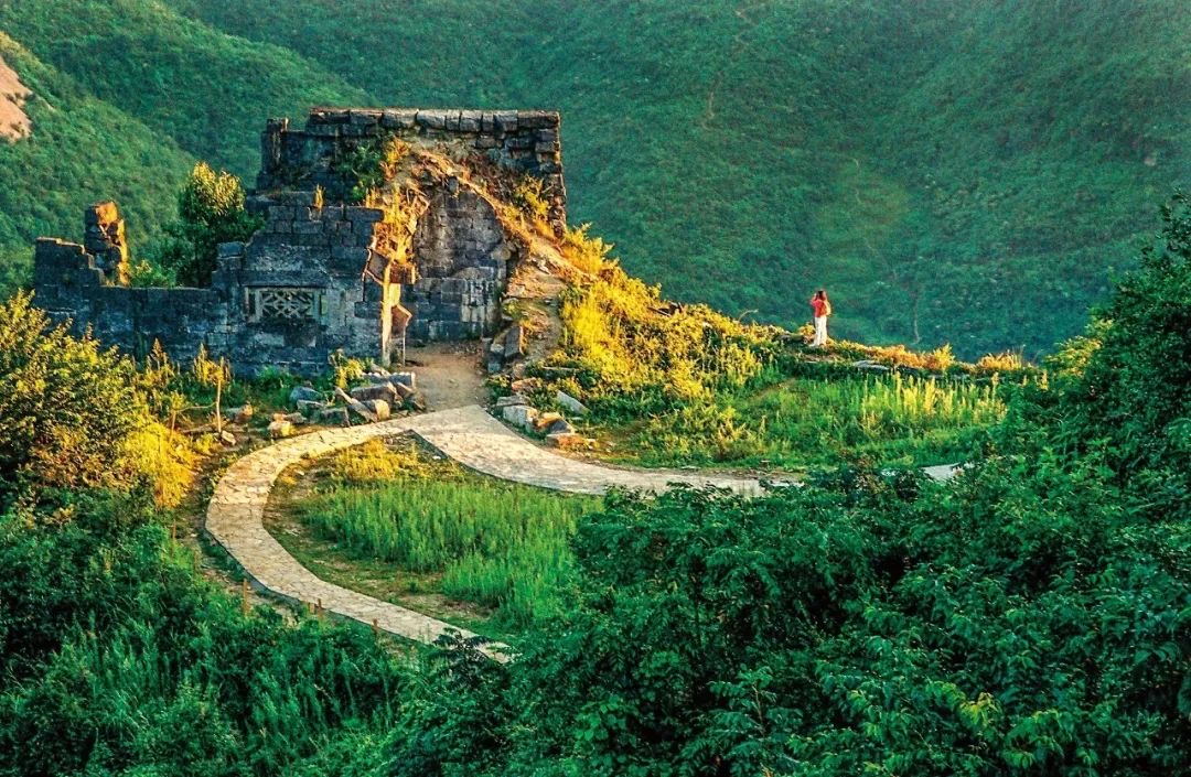 賞人文歷史。