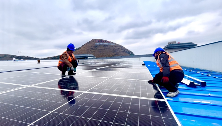 光伏發電板。