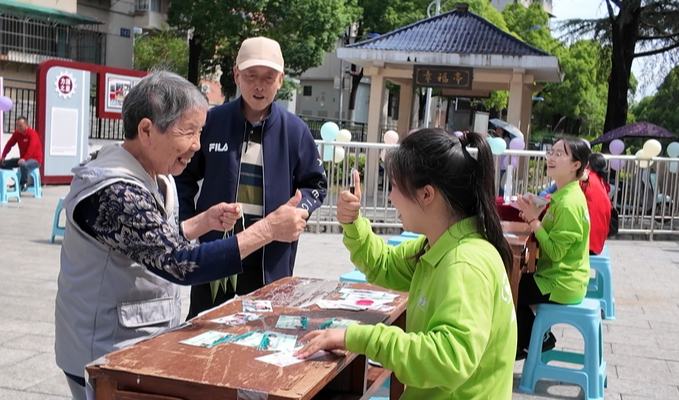 烏當區：粽香傳情暖桑榆 海歸聚力護銀齡