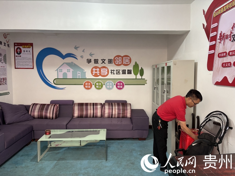 冠山街道龍坪社區水泥廠宿舍的活動室。人民網記者 高華攝