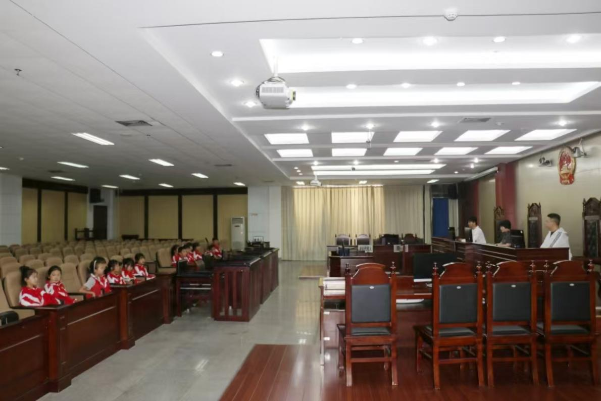 “青春與法同行”法治實踐活動現場。