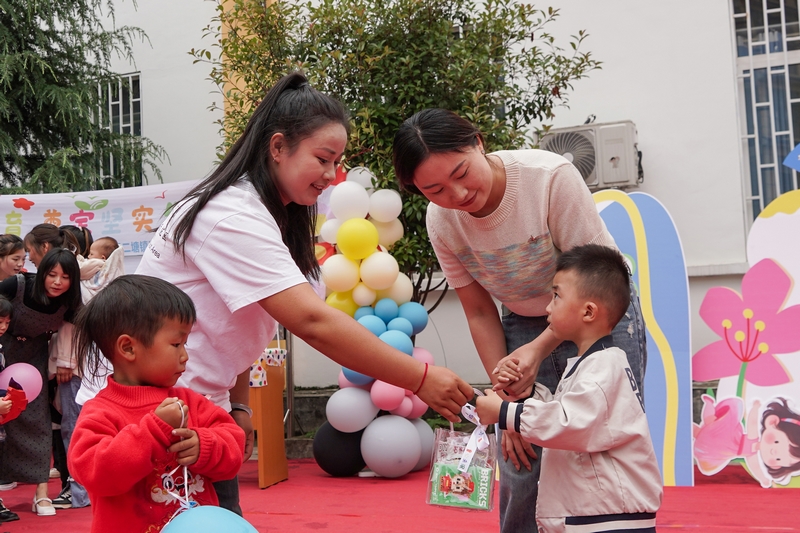 親子游戲現場。