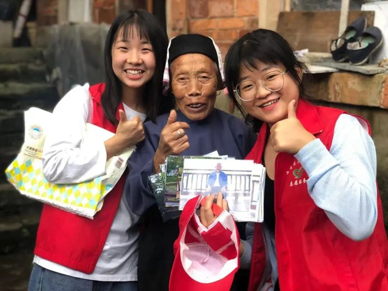 把士村志愿者服務活動。