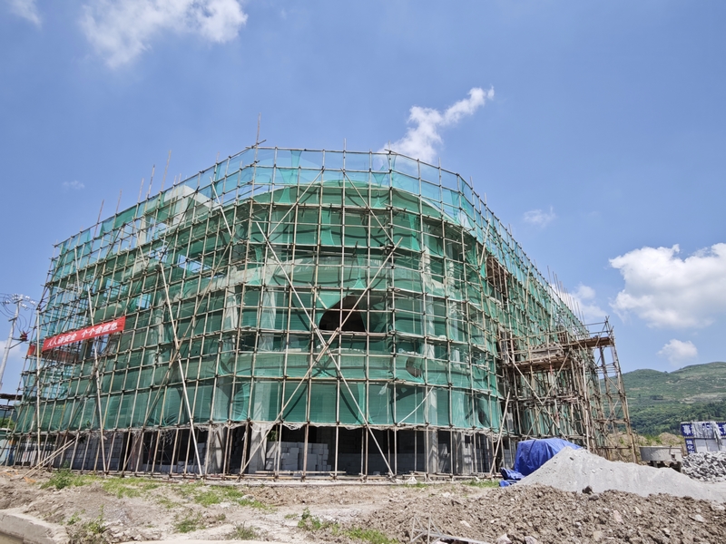 在貴州婁山關經開區，總投資2億元的4500噸鈦制品金屬加工項目正加緊建設。王琨榮攝