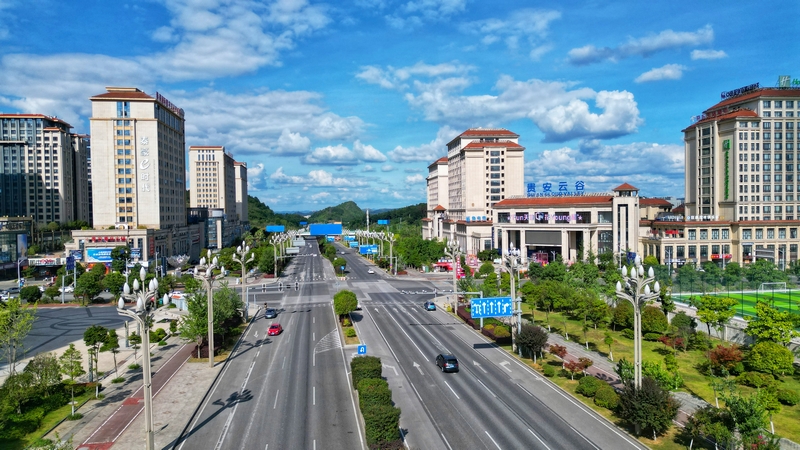 俯瞰貴安綜合保稅區貴安云谷商圈街景一角。石照昌攝 