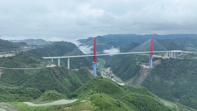 龍里河大橋云海景觀。
