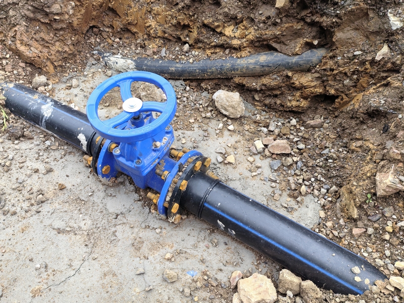 沙溪村新安裝飲水管道。