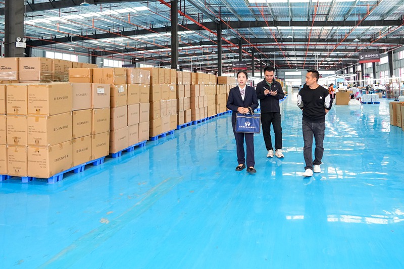 金融服務進企業。