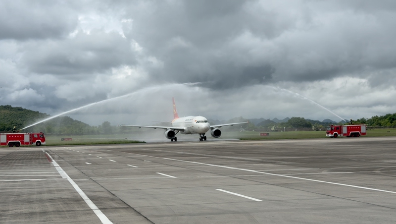 黃果樹機場開通西安?安順?三亞航線。