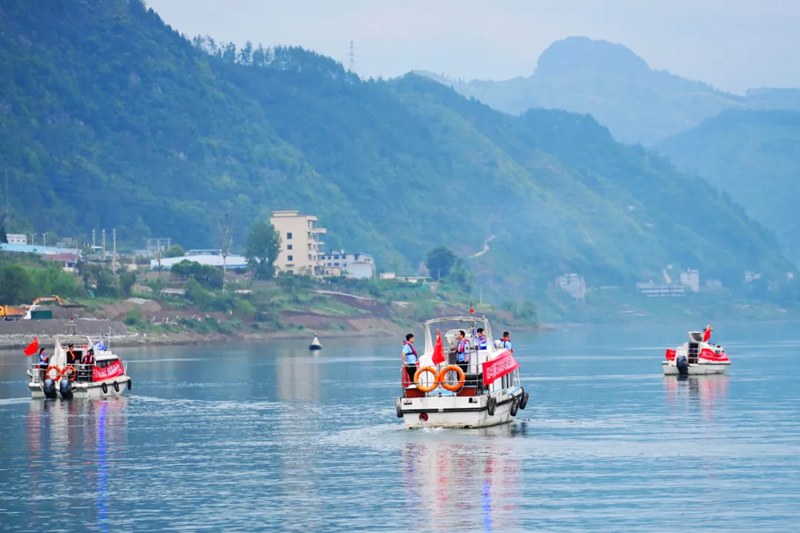 2024年4月17日至19日，貴州省沿河縣公安局與重慶市彭水縣、酉陽縣相關部門開展聯合執法巡航活動。貴州省公安廳供圖