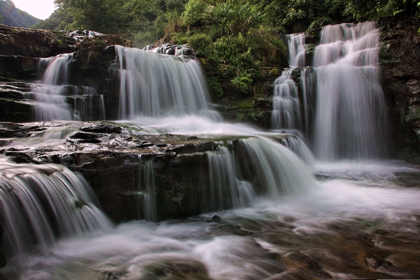 香火巖瀑布。蔣星恒