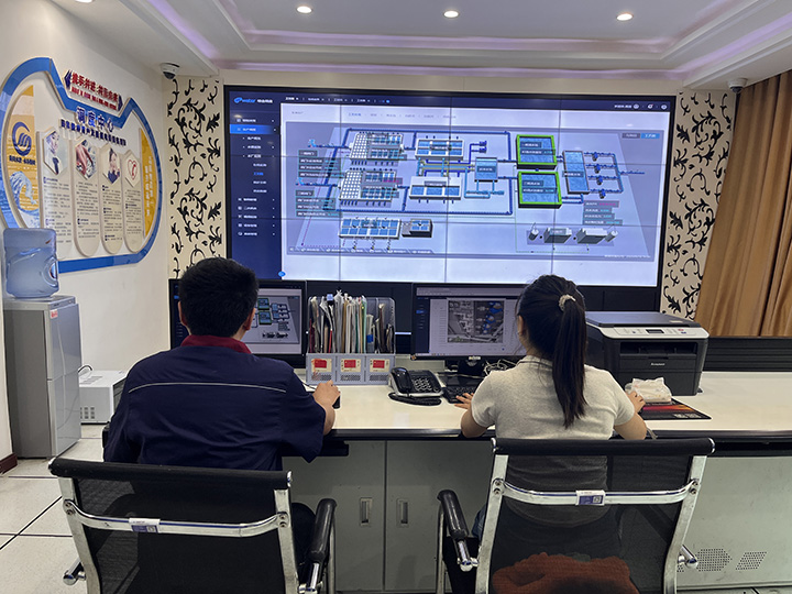 桐梓縣供排水公司供水調度指揮中心(王裕攝)