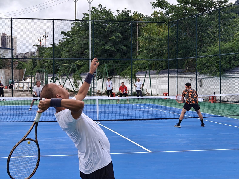 市運會群眾體育組網球賽火熱開打。