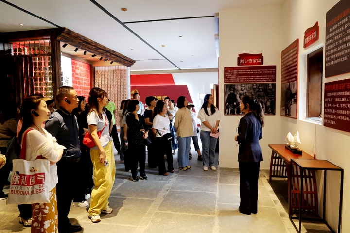 在家教家風實踐基地參觀學習 。.JPG