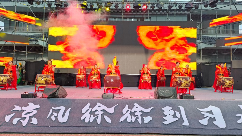 開場《盛世鼓舞》表演，豪邁激情燃爆現場。羅金攝