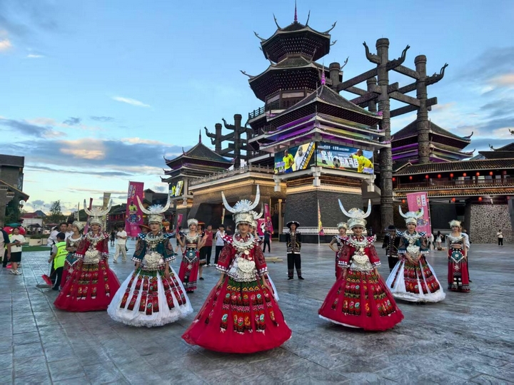 民族文化展演。