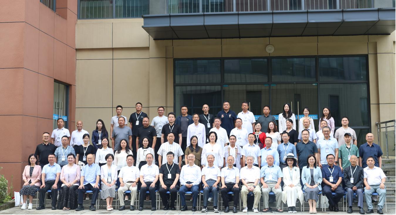 合影留念。