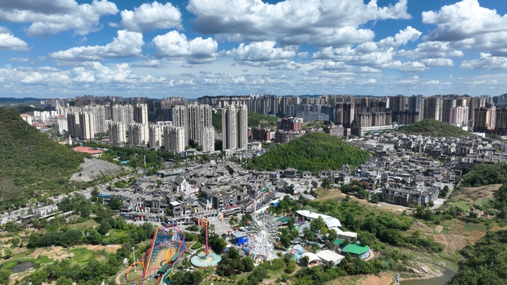 清鎮城區一景。代勝強 攝.jpg