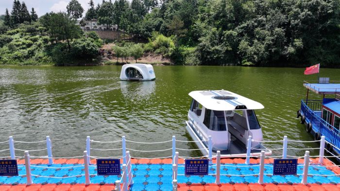 無人駕駛智能游船解鎖百花湖新玩法。.jpg