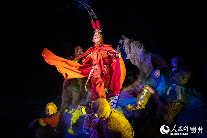 沉浸式實景仙幻劇《再回西游》演出現場。人民網記者 涂敏攝