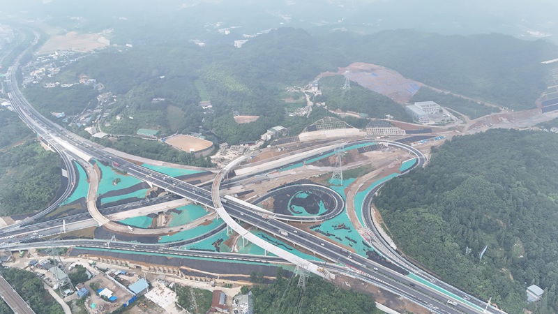 航拍觀山湖收費站。熊鑫攝