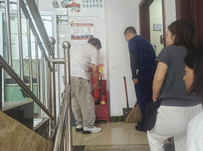 西秀區劉官鄉開展民宿安全聯合檢查行動。