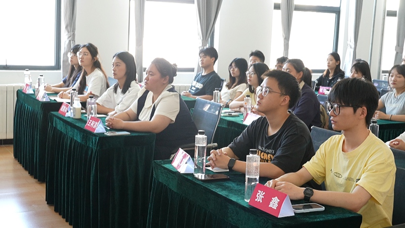 西部計劃志愿者扎根基層 綻放青春光彩。