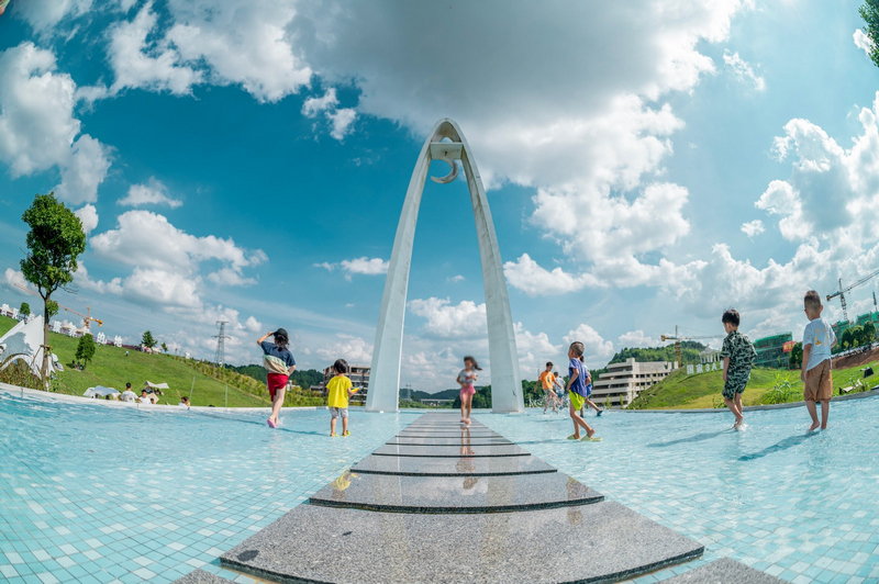 孩童玩樂區。魏鵬攝