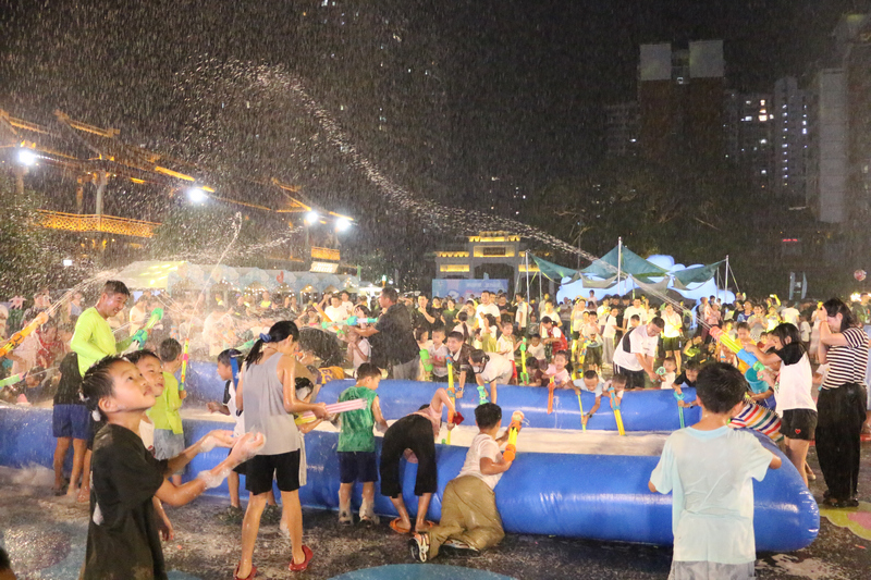 打水槍活動。