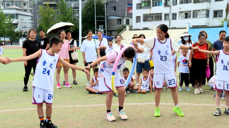 圖為全民健身日趣味運動會現場。