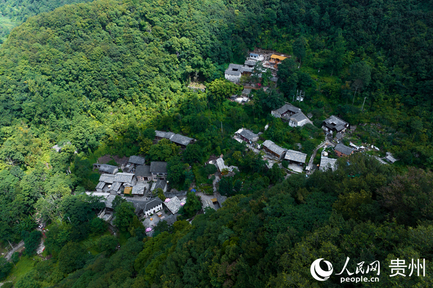 航拍貴州安順云峰屯堡。人民網記者 涂敏攝