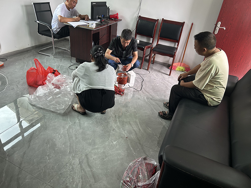 檢測辣椒農殘。