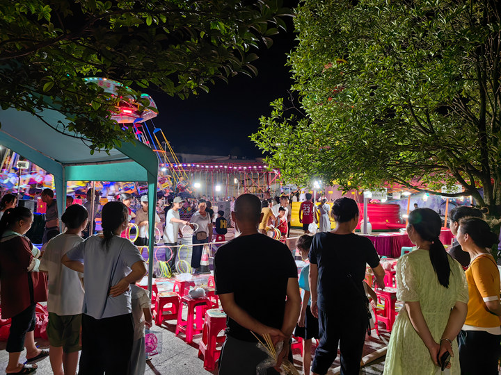 夜經濟火熱。