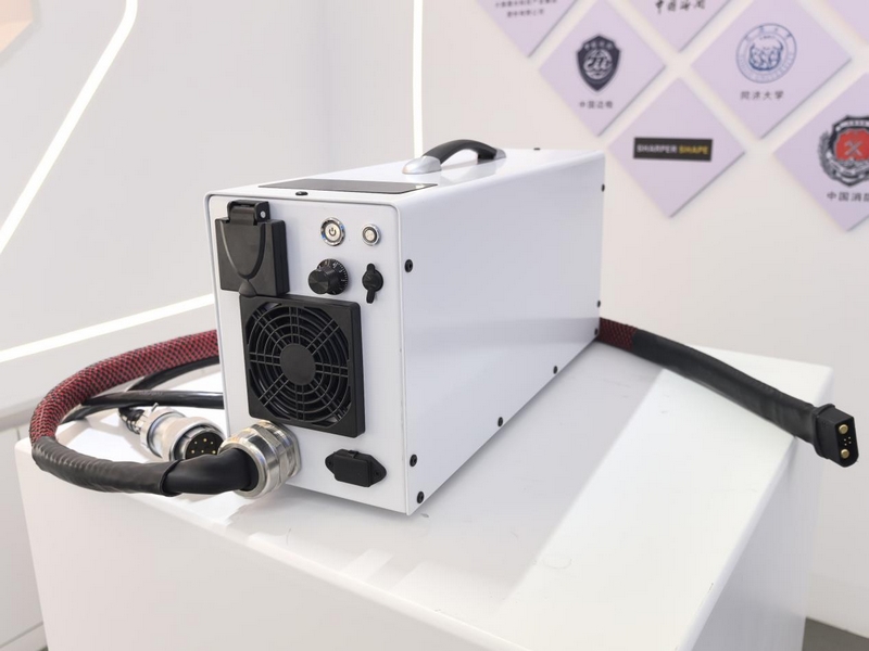 貴州恒飛科技有限公司研發的無人機超級充電系統。魏容攝。