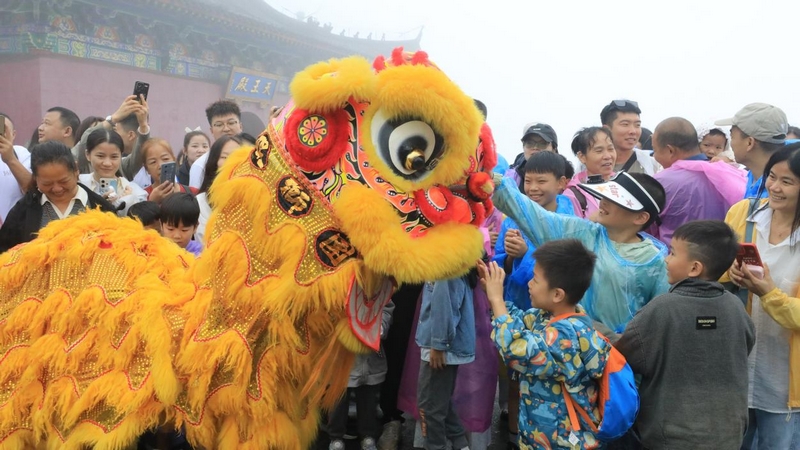 貴州梵凈山：暑期旅游人氣旺 迎客47.2萬人次帶火周邊經濟。