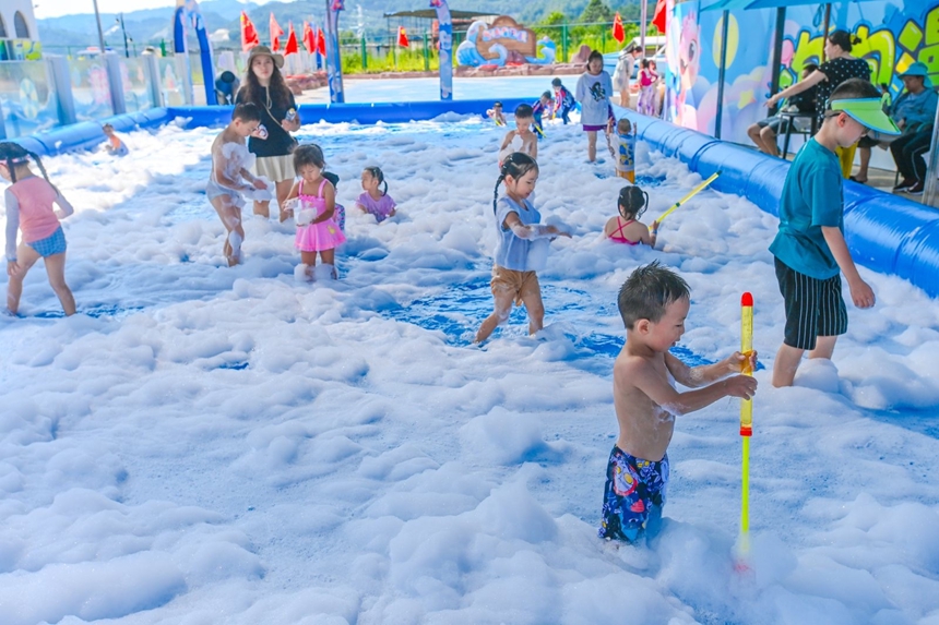 清鎮市侏羅紀恐龍小鎮。