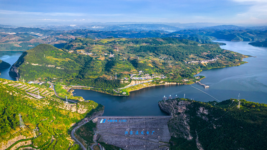 航拍的貴州省畢節市境內的洪家渡水電站。