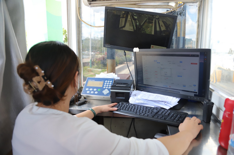 物流園進場通道實時數據采集。吳竹彧攝