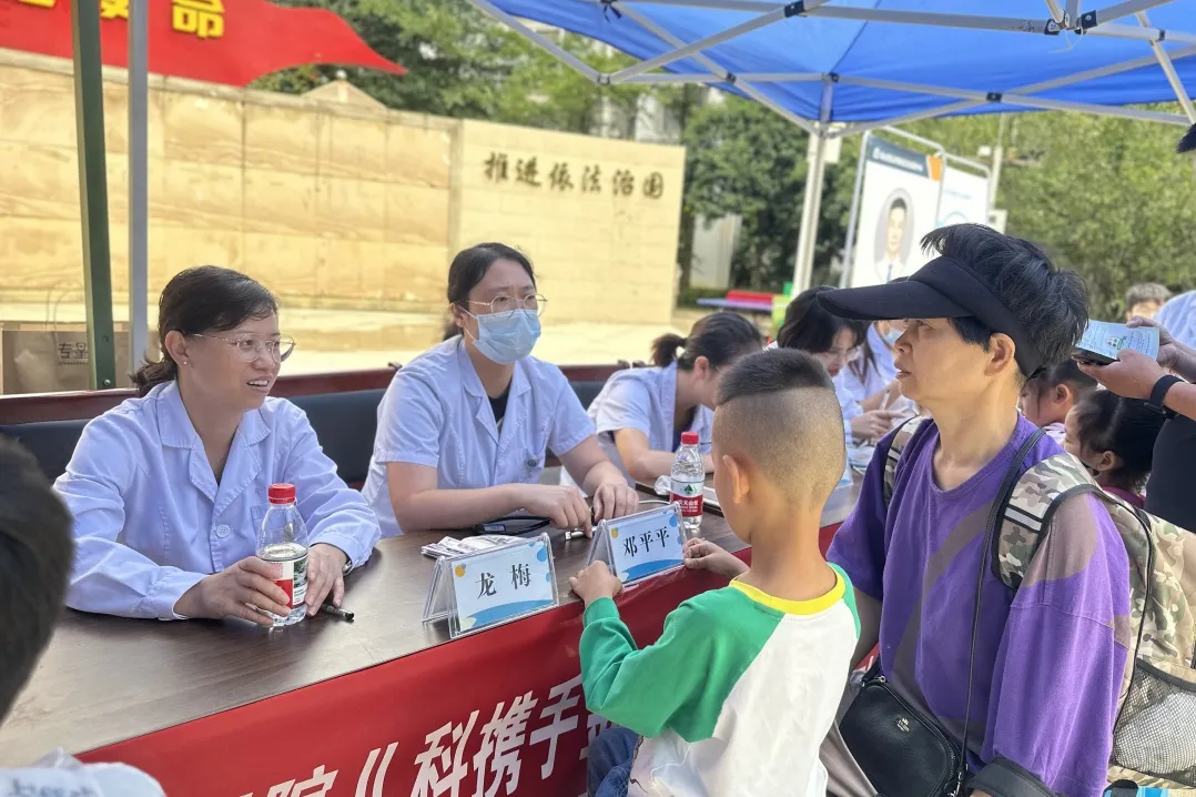 義診活動現場。