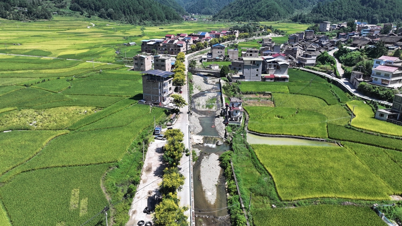 施秉縣馬號鎮老縣村打造親水區。
