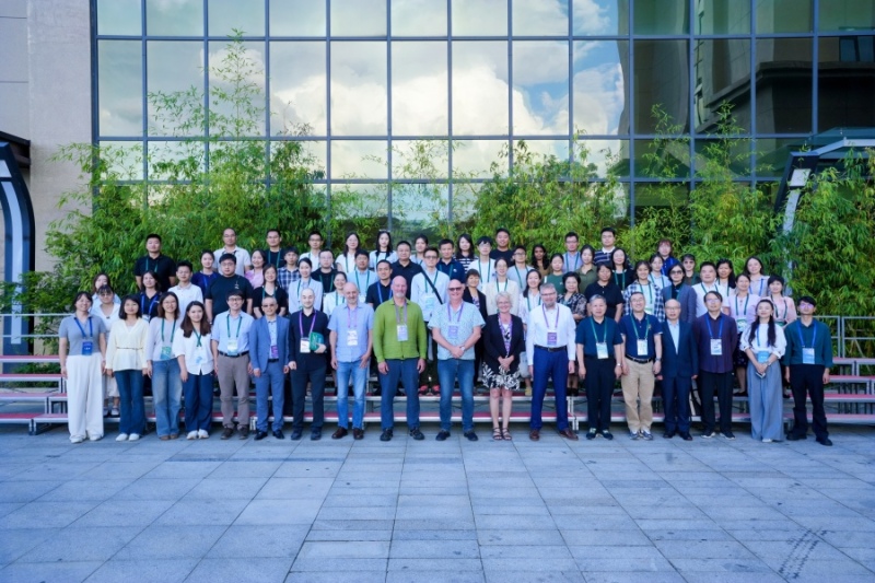 與會嘉賓合影。