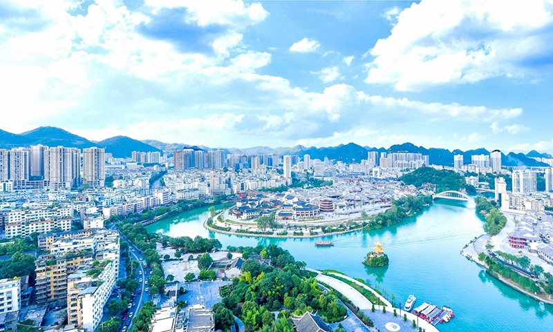 銅仁城區航拍圖。