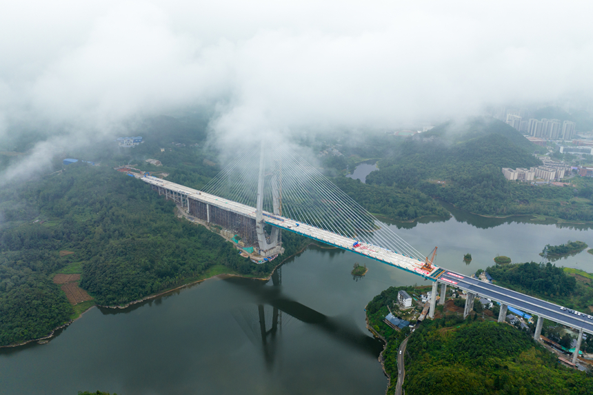 貴州貴陽：百花湖特大橋成功合龍