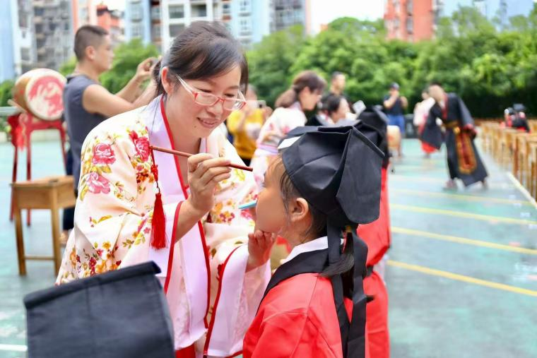 花溪區陽光小學一年級社會實踐活動。