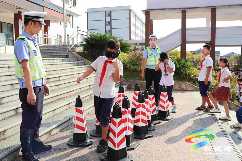 松桃公安的開學第一課。