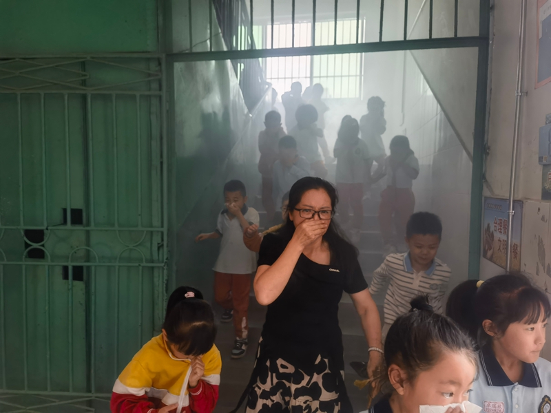 圖為：逃生現場。