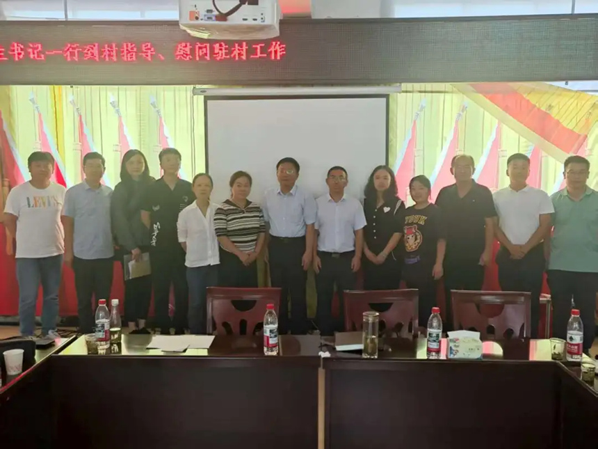 貴州農業職業學院黨委書記鄧慶生率隊赴玉屏調研。