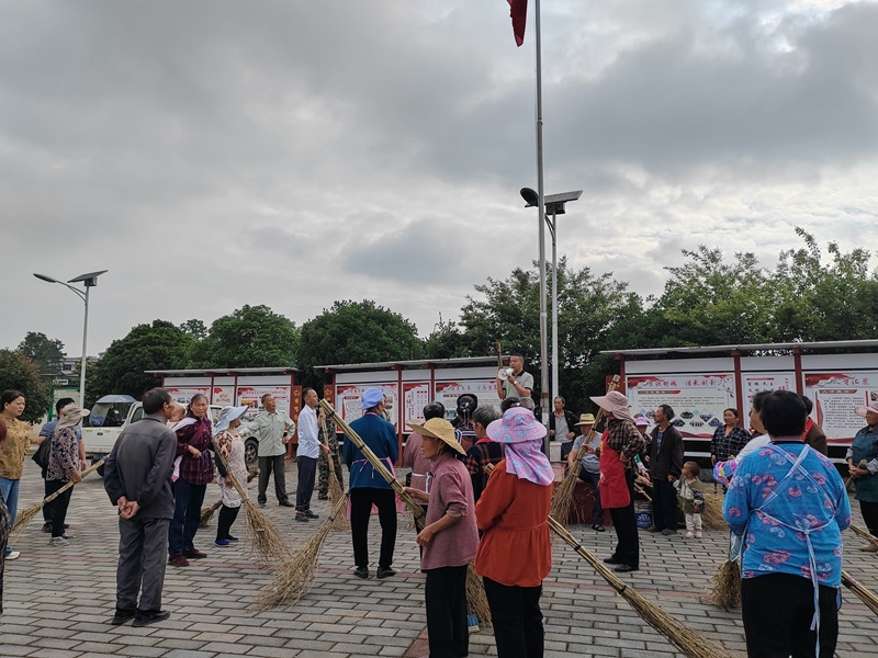 東西部協作資金注入活水 干群發力讓村莊舊貌煥新顏。