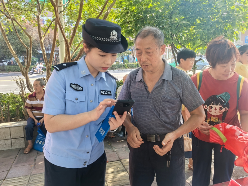 1 圖為開展網絡安全宣傳