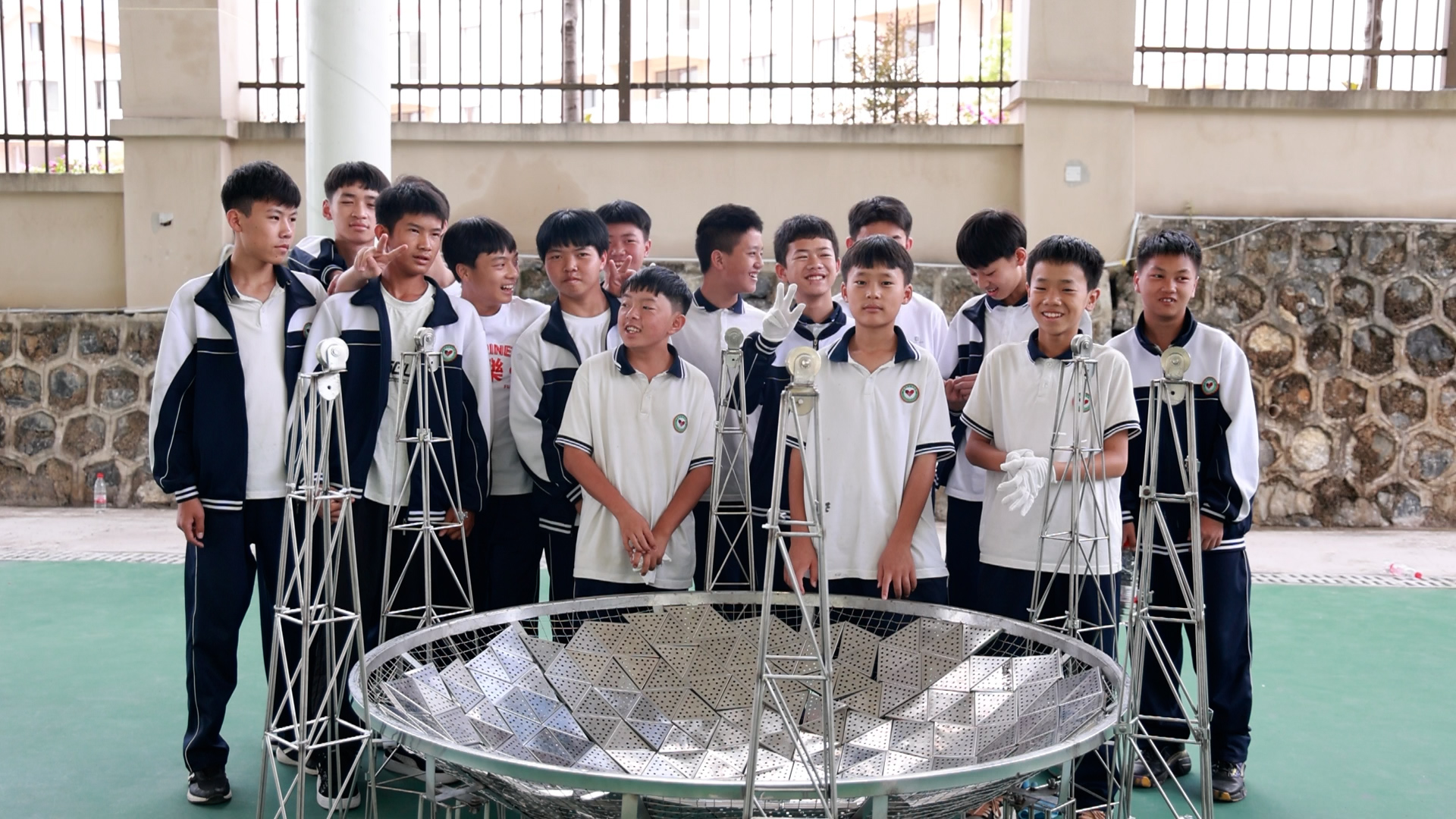 搭建“天眼模型”現場。